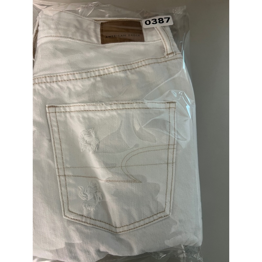 American Eagle 90s Boyfriend Shorts White Distressed Denim Raw Hem Size 2 - Picture 12 of 12
